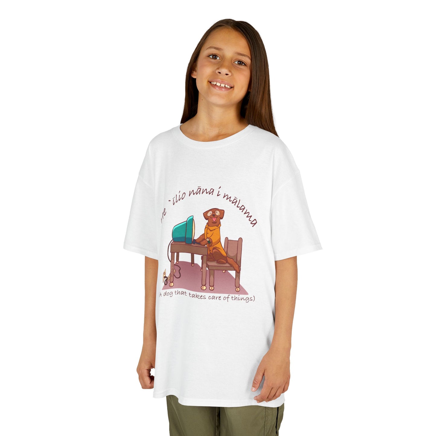 He ʻĪlio Nāna i Mālama – A Dog That Takes Care of Things – Hawaiian Dog Kids Tee