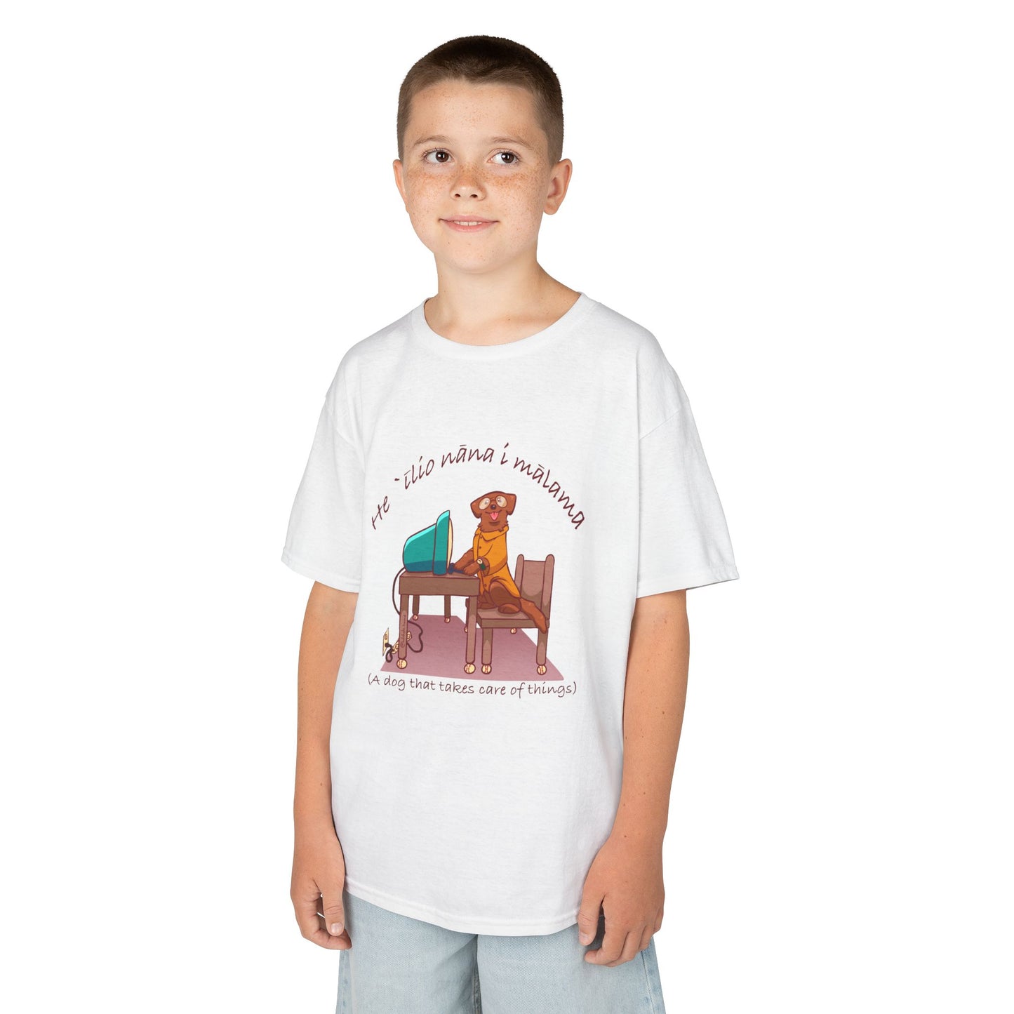 He ʻĪlio Nāna i Mālama – A Dog That Takes Care of Things – Hawaiian Dog Kids Tee