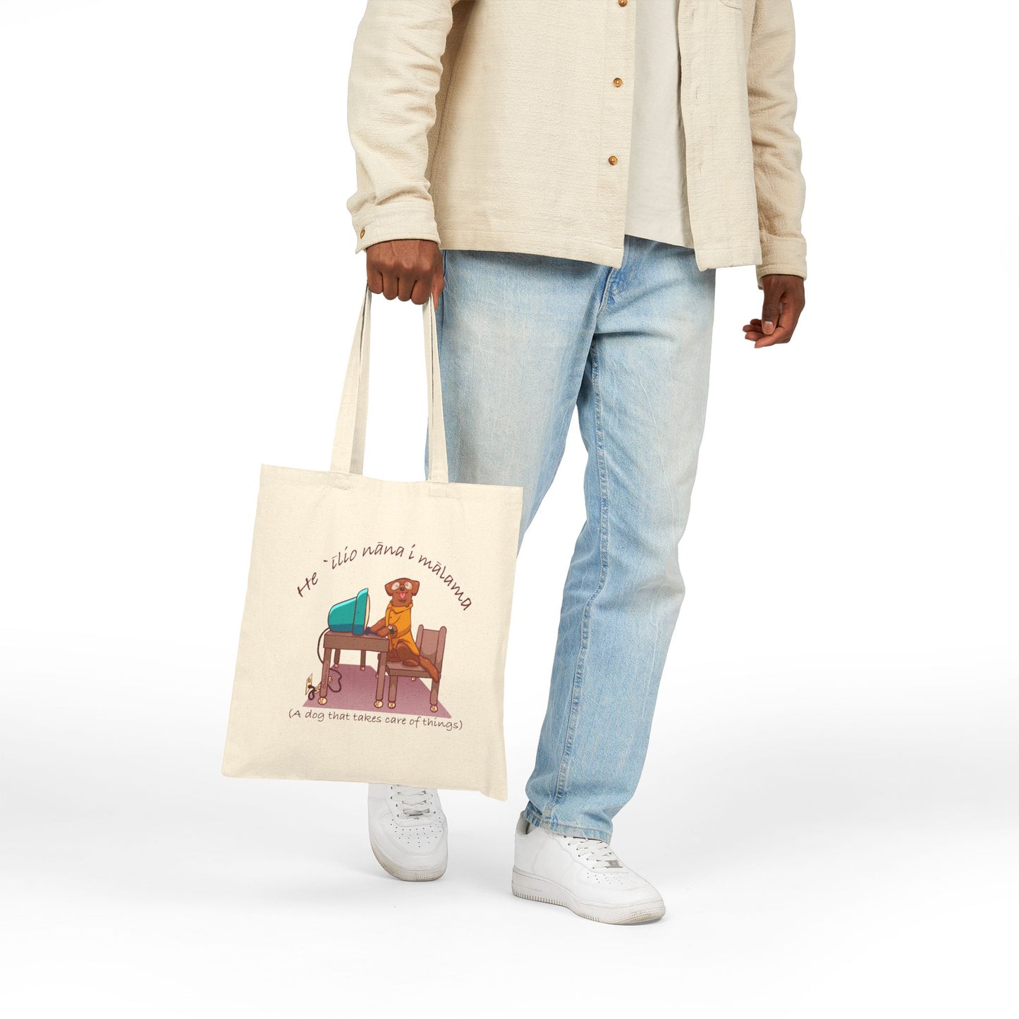 He ʻĪlio Nāna i Mālama – A Dog That Takes Care of Things – Hawaiian Dog Tote Bag