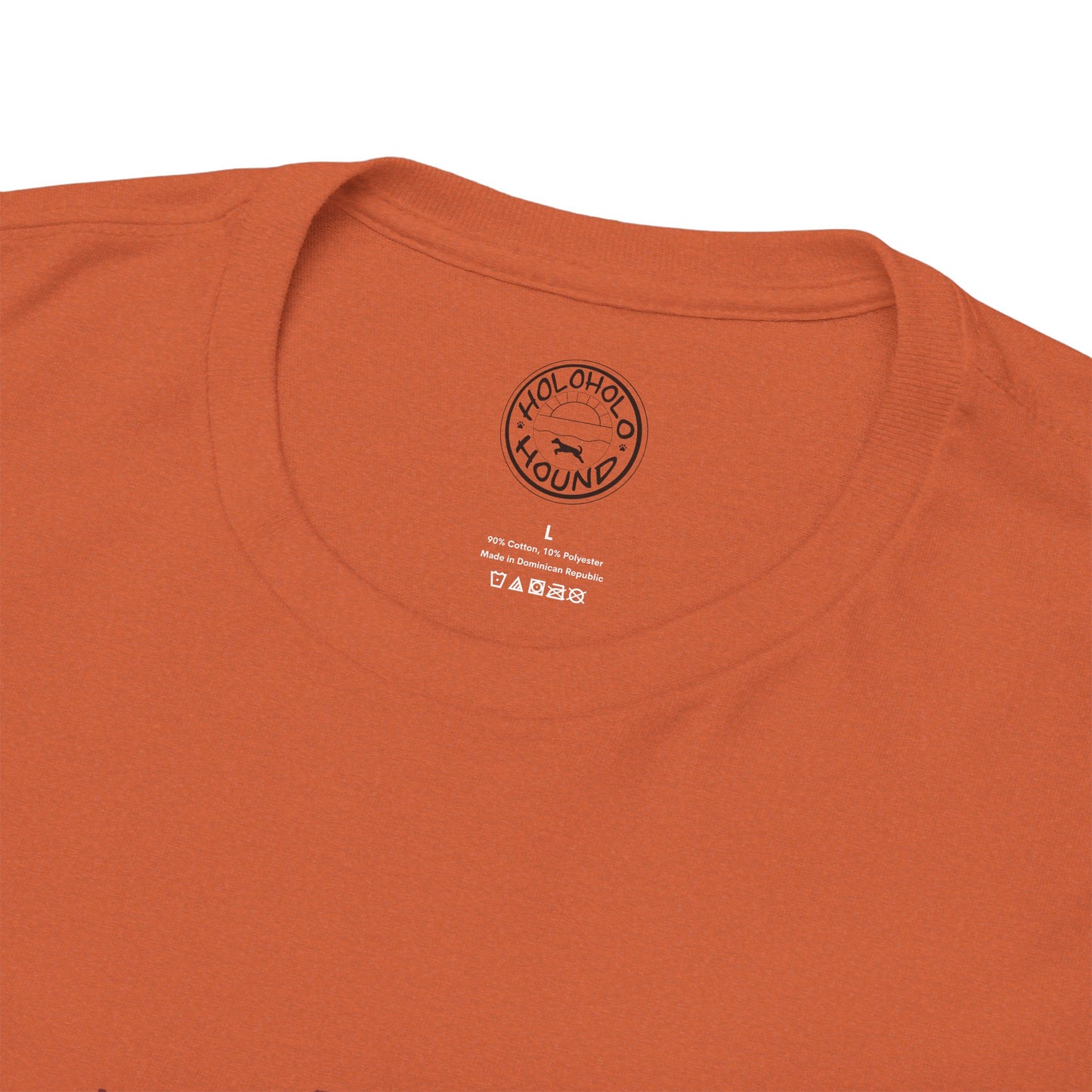He ʻĪlio Nāna i Mālama – A Dog That Takes Care of Things – Hawaiian Dog T-Shirt